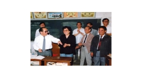 部長黃鎮(zhèn)東、內蒙自治區(qū)副主席沈淑濟慰問藏班師生